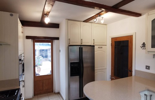 Birkenhead Cottage | Historic En-suite Room with Access to Liverpool Attractions