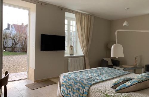 Louhans House | Enchanting EN VILLE à LA CAMPAGNE: Family-Friendly Retreat