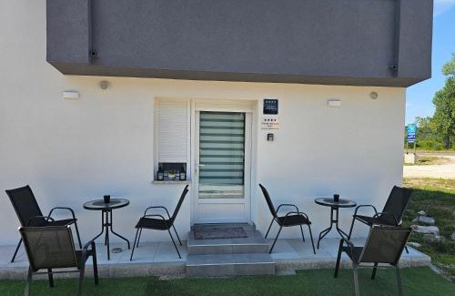 Karlovac Apartment | Family-Friendly ENA Apartments with Ample Parking Space
