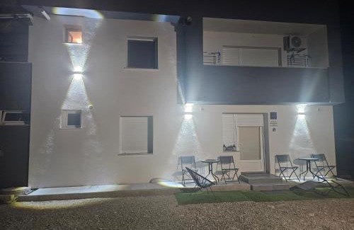 Karlovac Apartment | Family-Friendly ENA Apartments with Ample Parking Space