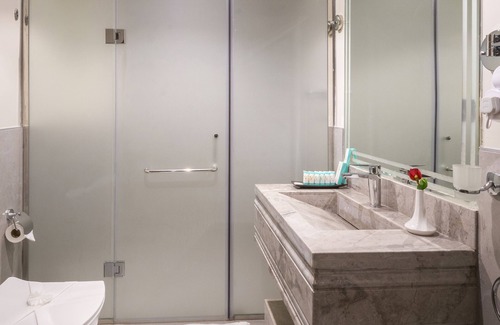 Al Khobar Hotel | Comfortable Stay at Enala AlKhobar Hotel with Pool Access