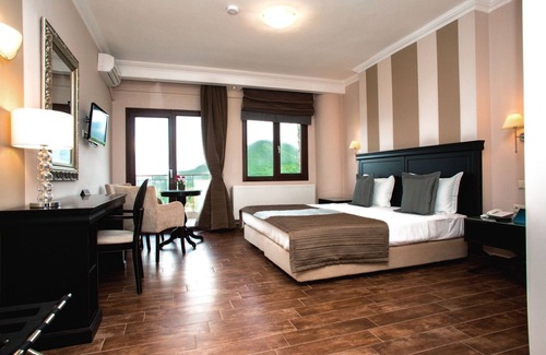 Kastoria Hotel | Stunning Enastron View Hotel: 4-Star with Eco-Friendly Amenities