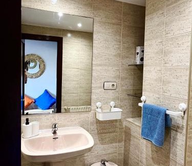 Las Campas y San Claudio Apartment | Cozy Studio in La Florida: Family-Friendly Retreat