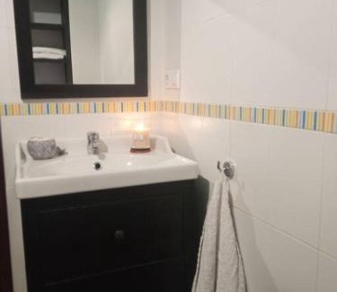 Facinas Apartment | Family-Friendly Retreat at Encantador Piso al Sur del Sur