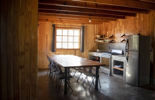 Pueblo Nuevo Cabin | Relax at Encantadora Cabaña del Lago near Parque La Pirámide