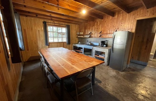 Pueblo Nuevo Cabin | Relax at Encantadora Cabaña del Lago near Parque La Pirámide