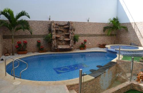 Bucaramanga House | Charming Casa: Ideal Location with Pool and Ocean Views