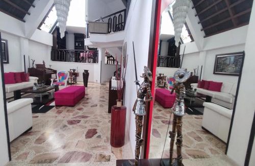 Bucaramanga House | Charming Casa: Ideal Location with Pool and Ocean Views