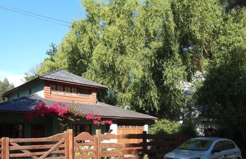 Bosque Peralta Ramos House | Enchanting Casa Bosque Peralta Ramos: Pet-Friendly Oasis