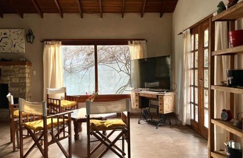 Bosque Peralta Ramos House | Enchanting Casa Bosque Peralta Ramos: Pet-Friendly Oasis