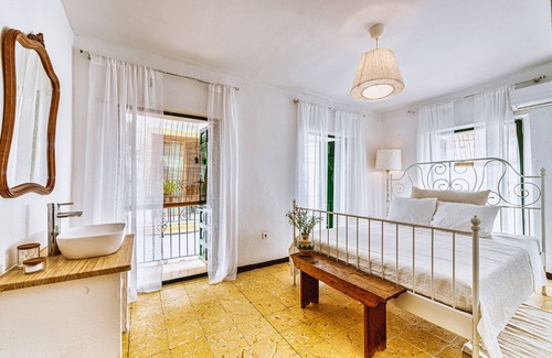 Canillas de Aceituno Bed & Breakfast | Exceptional Encanto Guesthouse: Pool, Breakfast & Family-Friendly