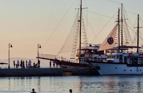 Oraiokastro House | Discover Encanto Pefkohori: Family-Friendly Retreat Awaits
