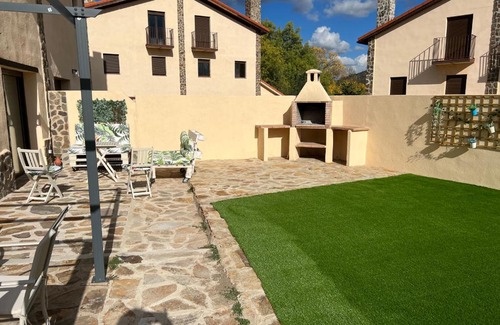 Pinilla del Valle House | Inviting Family Retreat at Encanto - Pinilla del Valle