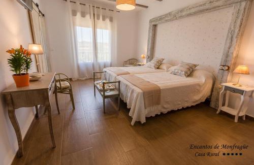 Malpartida de Plasencia House | Experience Encantos De Monfragüe: Oceanfront Bliss & 5 Stars