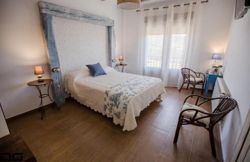 Malpartida de Plasencia House | Experience Encantos De Monfragüe: Oceanfront Bliss & 5 Stars