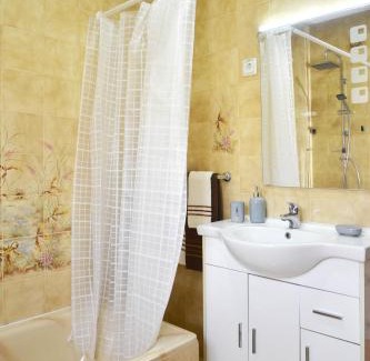 Olivais House | Cozy Encarnação Home with Kitchen - Rated 8/10 by Guests