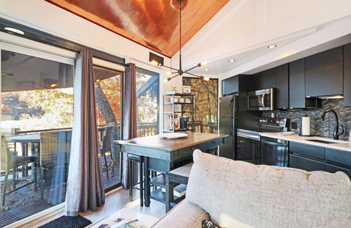 Village of Four Seasons Villa | Enchanting Modern Tree House Villa @ Lake of the Ozarks