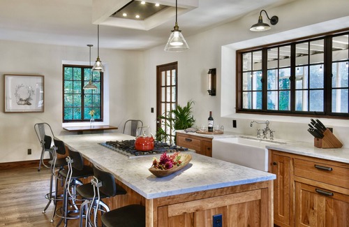 Manhattan Cottage | Beautiful Cottage Next to K-State with Spa & Hot Tub