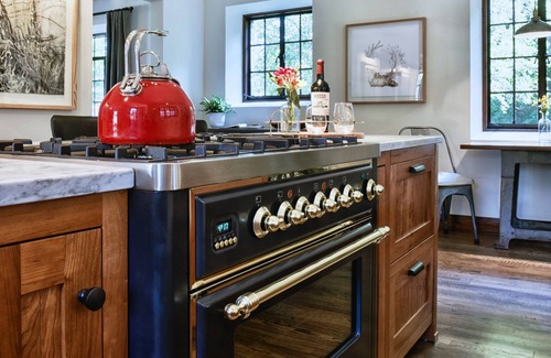 Manhattan Cottage | Beautiful Cottage Next to K-State with Spa & Hot Tub