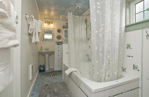 Seaview House | Pet-Friendly Enchanted Cottages by the Sea - Rated 8.9/10