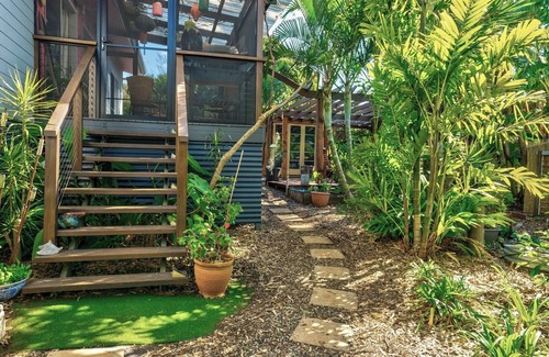 Brisbane Waterfront House | Idyllic Garden Island Cottage with Bikes & Breakfast Included