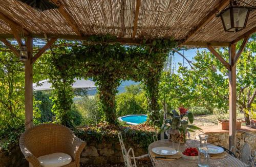 Casciano di Murlo Villa | Discover Enchanted Hideaway: Pet-Friendly Oceanfront Escape