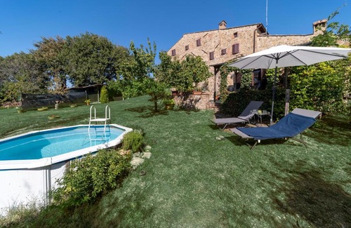 Casciano di Murlo Villa | Discover Enchanted Hideaway: Pet-Friendly Oceanfront Escape