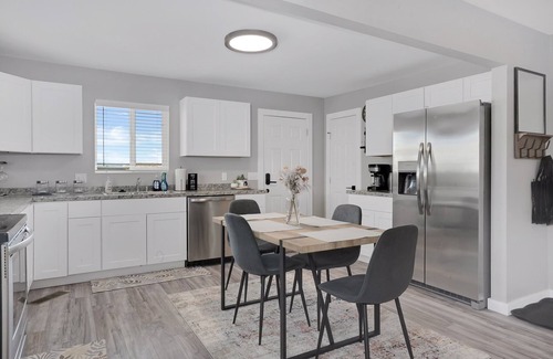 Aztec House | Enchanting Oasis with Family-Friendly Amenities and Kitchen
