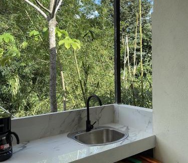 Manuel Antonio Apartment | Enchanting Sloth Apartment: Family-Friendly Retreat Awaits