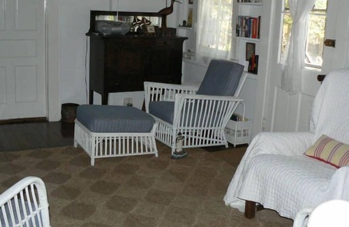 Ocean Beach Cottage | Enchanting 3 BR Home on a Beach Block - Now Booking for 2024 / Ocean Beach, NY