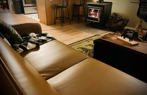 Johannesburg Cabin | Idyllic Retreat: Lake View, Family-Friendly & Trails Nearby