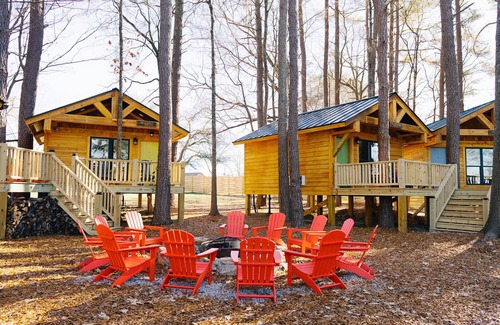 Franklinton Cabin | Cozy Cabin Treehouse Retreat with Fire Pit - Family Friendly!