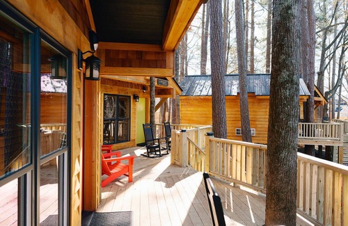 Franklinton Cabin | Cozy Cabin Treehouse Retreat with Fire Pit - Family Friendly!