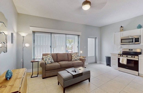 Indian Shores Condo | Perfect Oceanfront Condo with Full Kitchen & Pool Access
