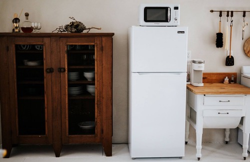 Bow Cottage | Romantic Cottage Retreat with Kitchen, Pet and Child Friendly