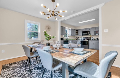 Sterling House | Enchanting Edge of Relaxation in Central Sterling - Spacious 6-bedroom house