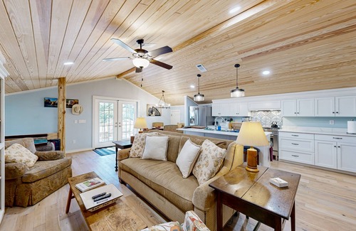 Tylertown House | Enchanting farm stay with cozy fireplace, spacious grounds, & outdoor grilling