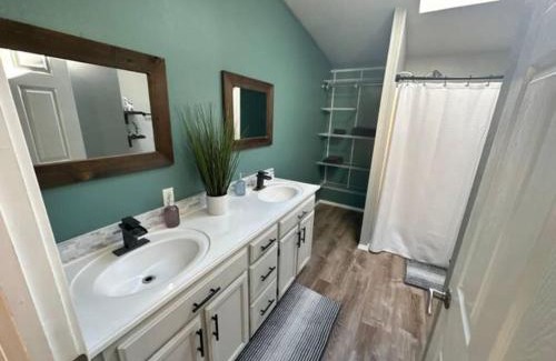 Ruch House | Charming Farmhouse & Tiny House Retreat for Families and Pets