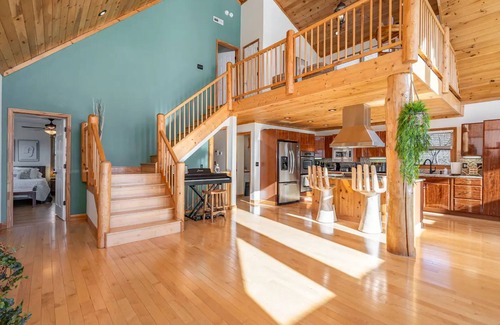Old Fort House | Serene Mountain Retreat with Spa and Family Amenities