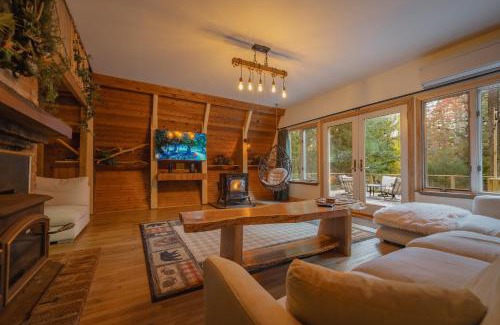Yulan Ski Chalet | Pet-Friendly Riverfront A-Frame Cabin - Rated 10/10!