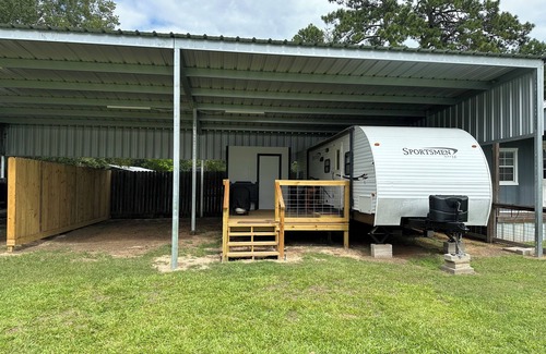 Brookeland House | Enchanting RV with AC in Brookeland - Perfect for a cozy getaway