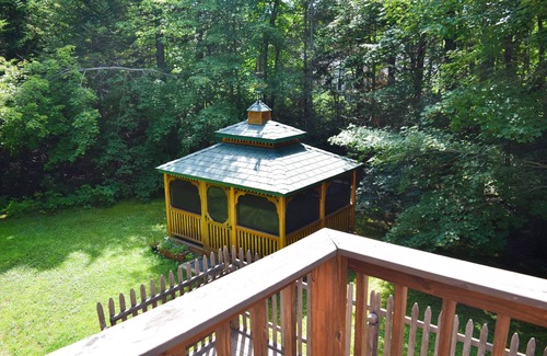 Trenton Cottage | Secluded Cottage Steps from Bar Harbor & Acadia NP with Pool