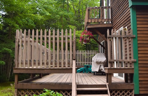 Trenton Cottage | Secluded Cottage Steps from Bar Harbor & Acadia NP with Pool