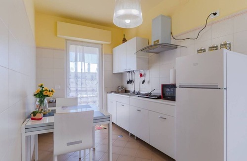 Squinzano Apartment | Cozy Domus Perrone Garden Yellow with Family-Friendly Amenities