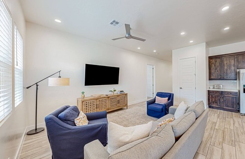 Ivins House | Inviting Townhome with Pool, Hot Tub, and Scenic Views