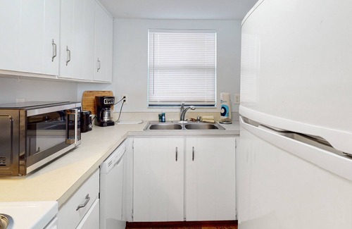Ocean View Halifax Estates Apartment | Oceanfront Condo with Pool, Tennis & Beach Access Awaits