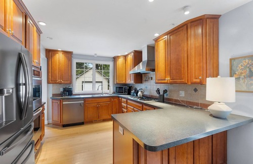 West Irondequoit House | Stylish Retreat | Walk to Lake Ontario | Irondequoit