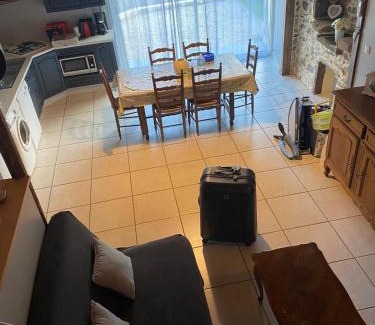 Bartres House | Pet-Friendly Retreat with High Guest Ratings: 8.9/10