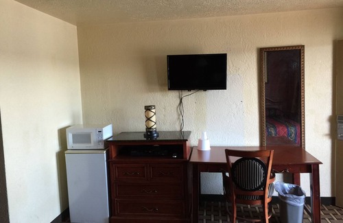 Farmington Hotel | Budget-Friendly Stay at Encore Motel with Family Amenities