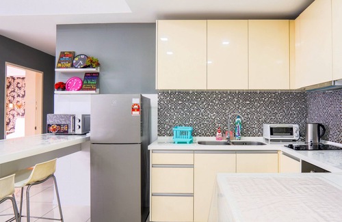 The Strand Hotel | Modern Encorp Strand Residences: Pool, Spa & Dining Await